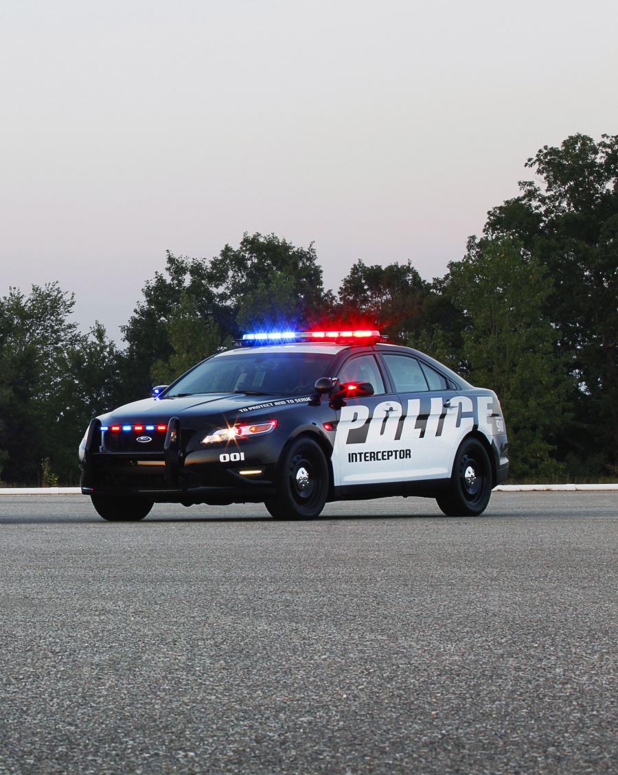  Ford Police Interceptor Sedan 2010 года  (фото 2 из 4)